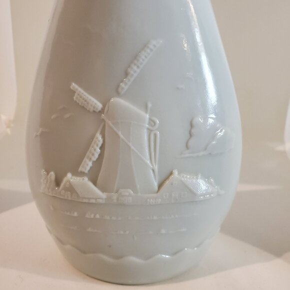 Vintage Jim Beam Whiskey Decanter Bottle Delft Blue Sailboat Windmill 1963 - Picture 4 of 11